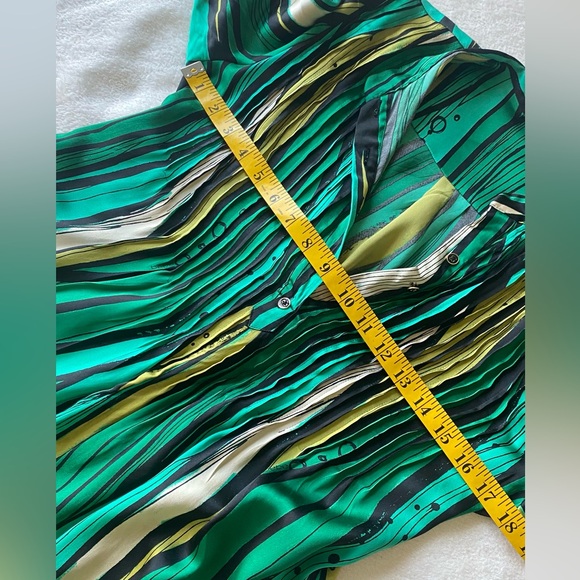 Bebe green silk dress with tie and front pleats - Picture 12 of 13